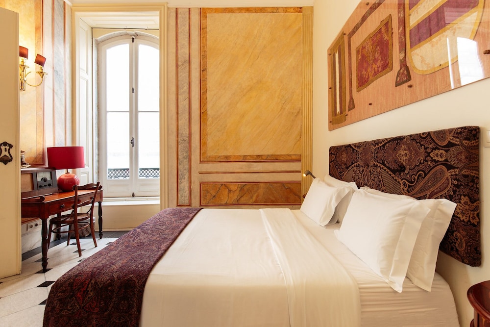 Deluxe Studio Suite - Photo 1