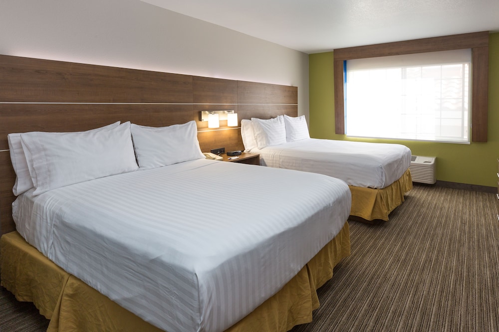 Standard Room, 2 Queen Beds, Accessible (Mobility) - Photo 2