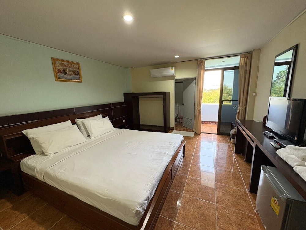 Deluxe Double Room, Balcony, Garden View