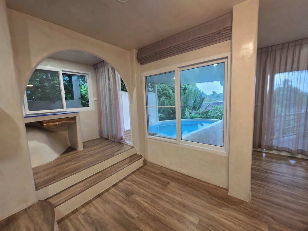 Luxe Suite with Plunge Pool and Seaview - Photo 20