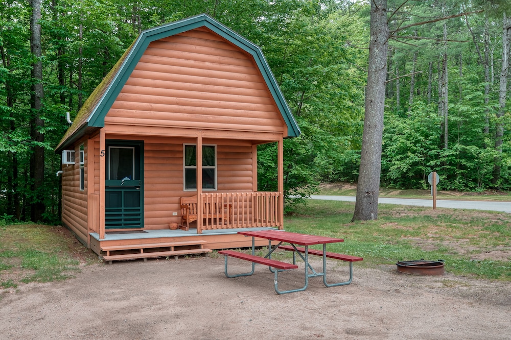 Deluxe Cottage photo 2