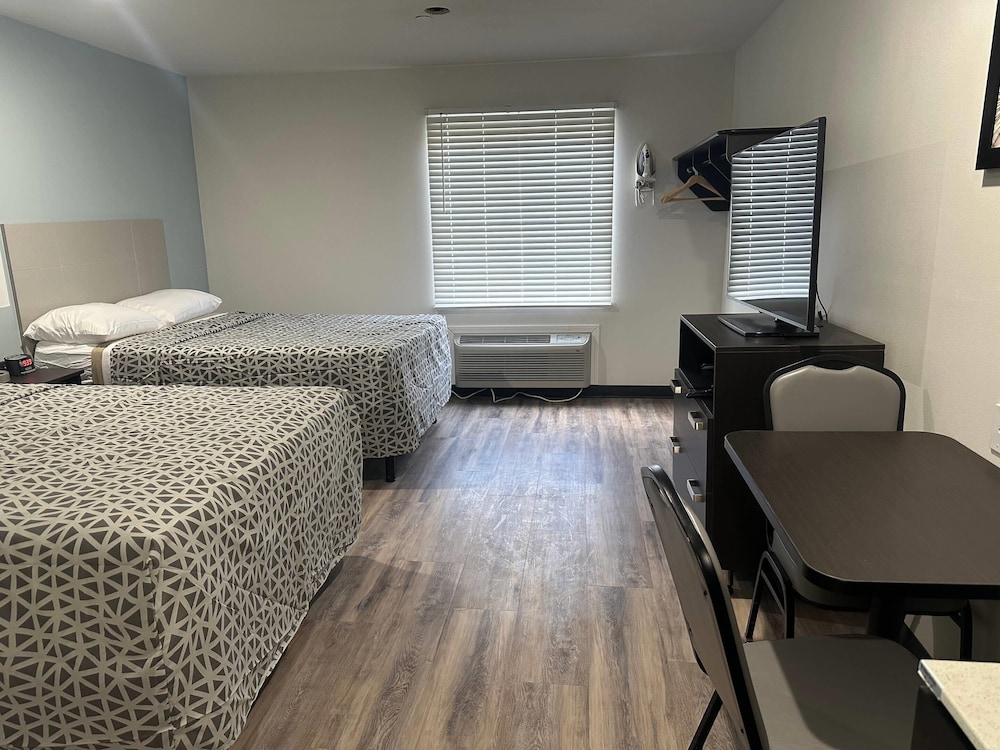 Room, 2 Double Beds, Accessible, Non Smoking photo 2