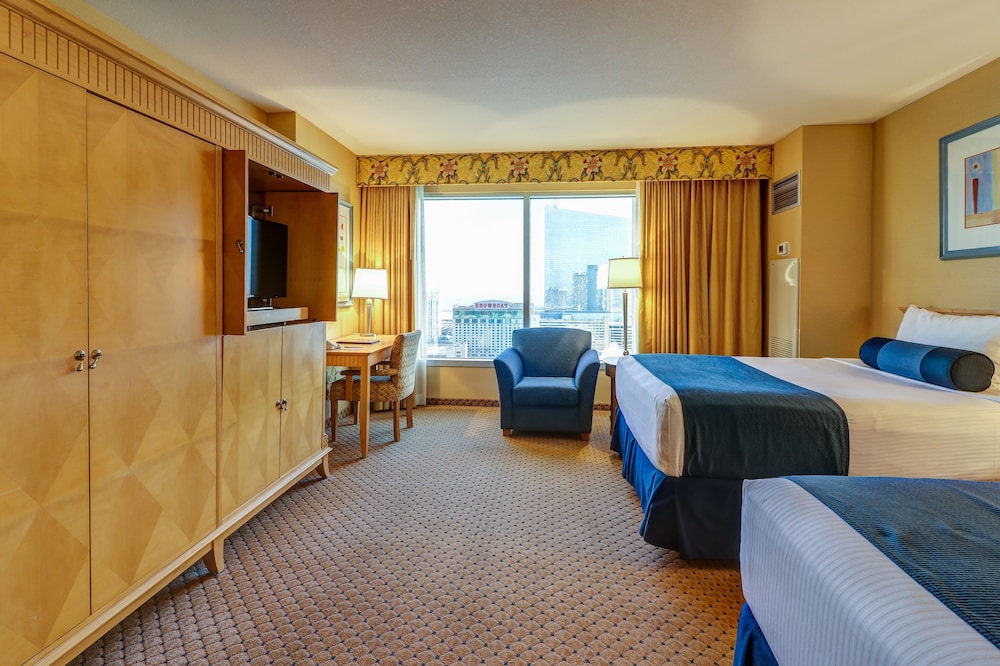 Premier Double Room, 2 Queen Beds (Rendezvous Tower) - Photo 3