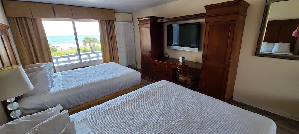 Standard Room, 2 Queen Beds, Balcony, Beach View (   AA   ) photo 1