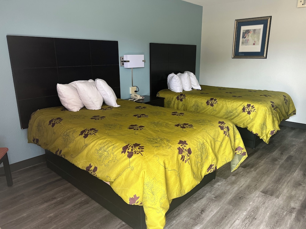 Standard Double Room, 2 Double Beds, Smoking photo 1