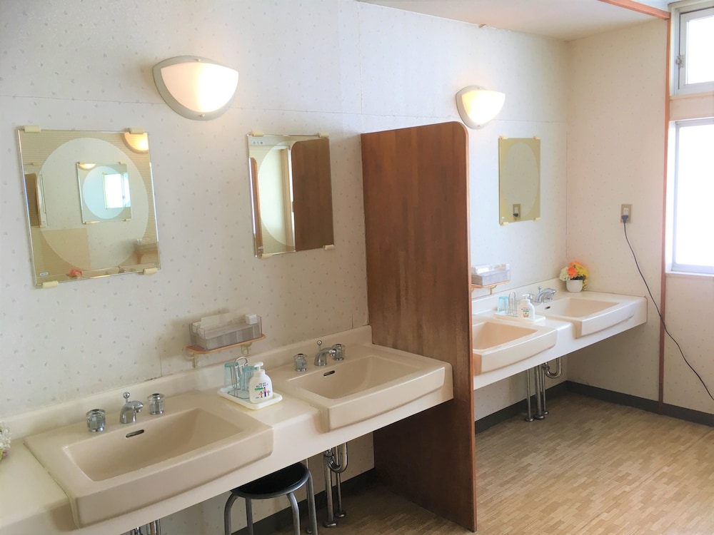 Western/Japanese Style Room, Shared Bathroom photo 2
