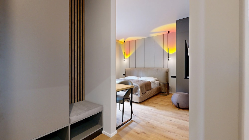 Signature Studio, Courtyard View, Executive Level photo 3