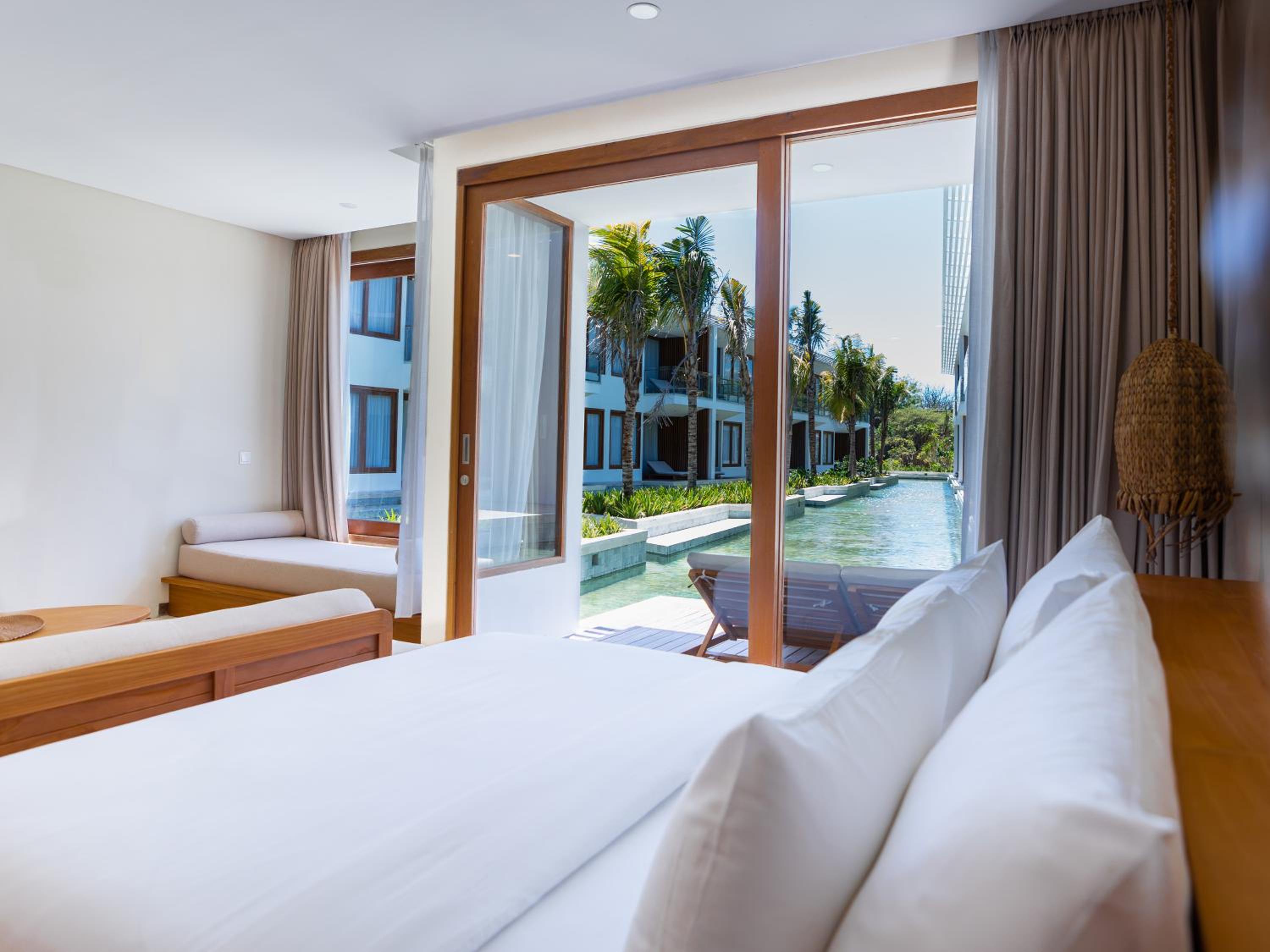 Deluxe Lagoon Room with Pool Access