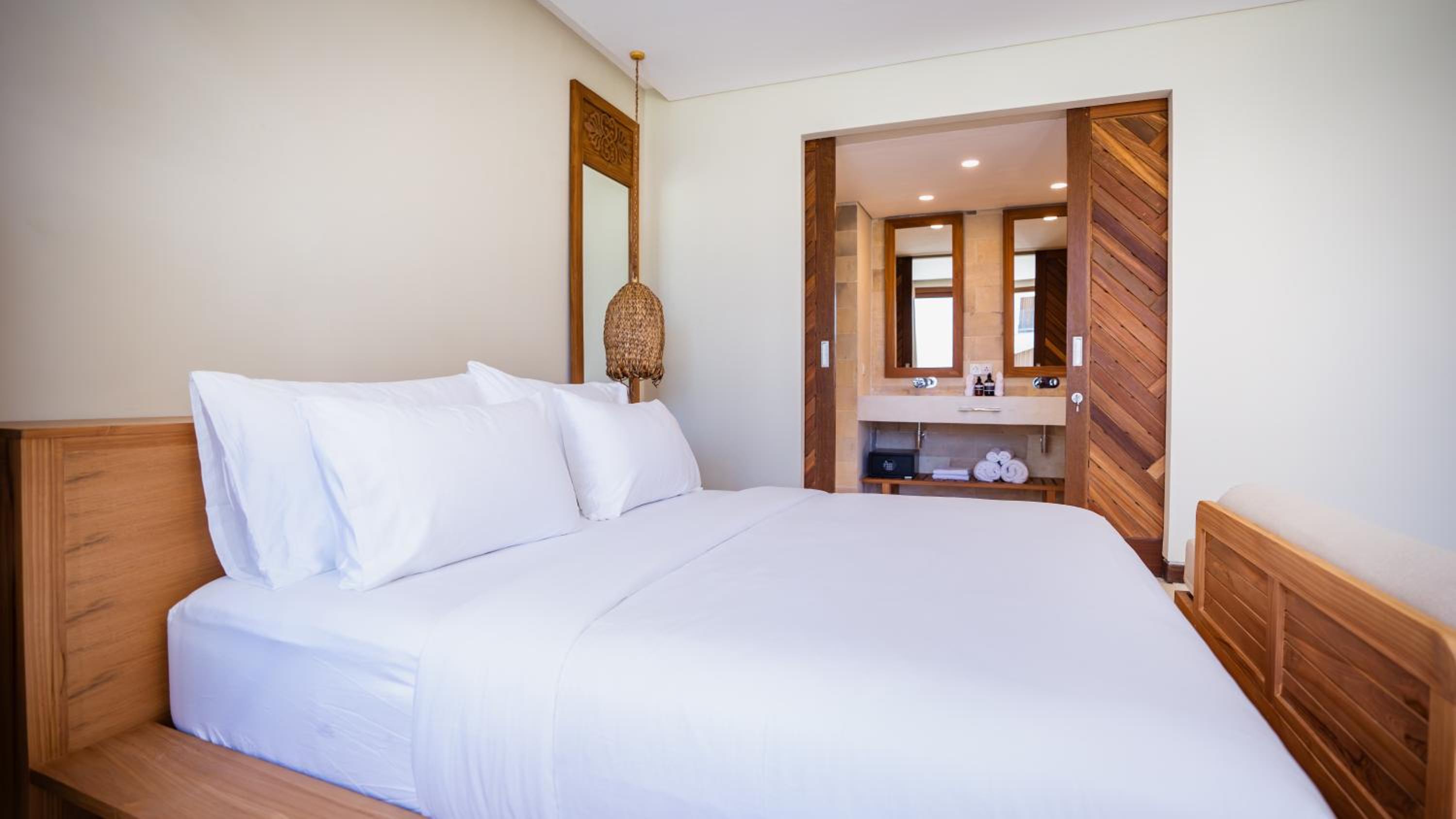 Deluxe Lagoon Room