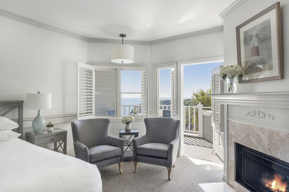 Pacific Edge Deluxe King + Balcony