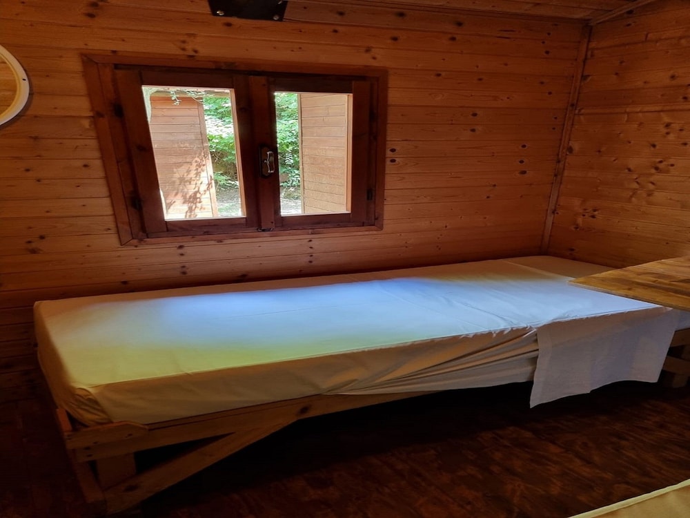 Basic Room, 2 Twin Beds photo 3