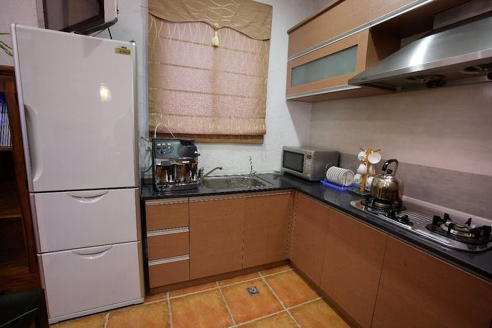 Premium House(2 pax in Double Room; 3 or 4 pax in Quad Room; 5 or 6 pax in 1 Quad and 1 Double Room)