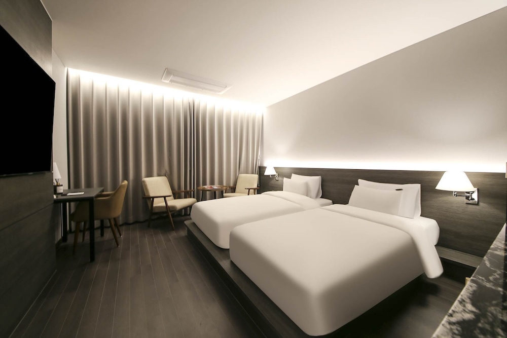 Deluxe Twin Room photo 2