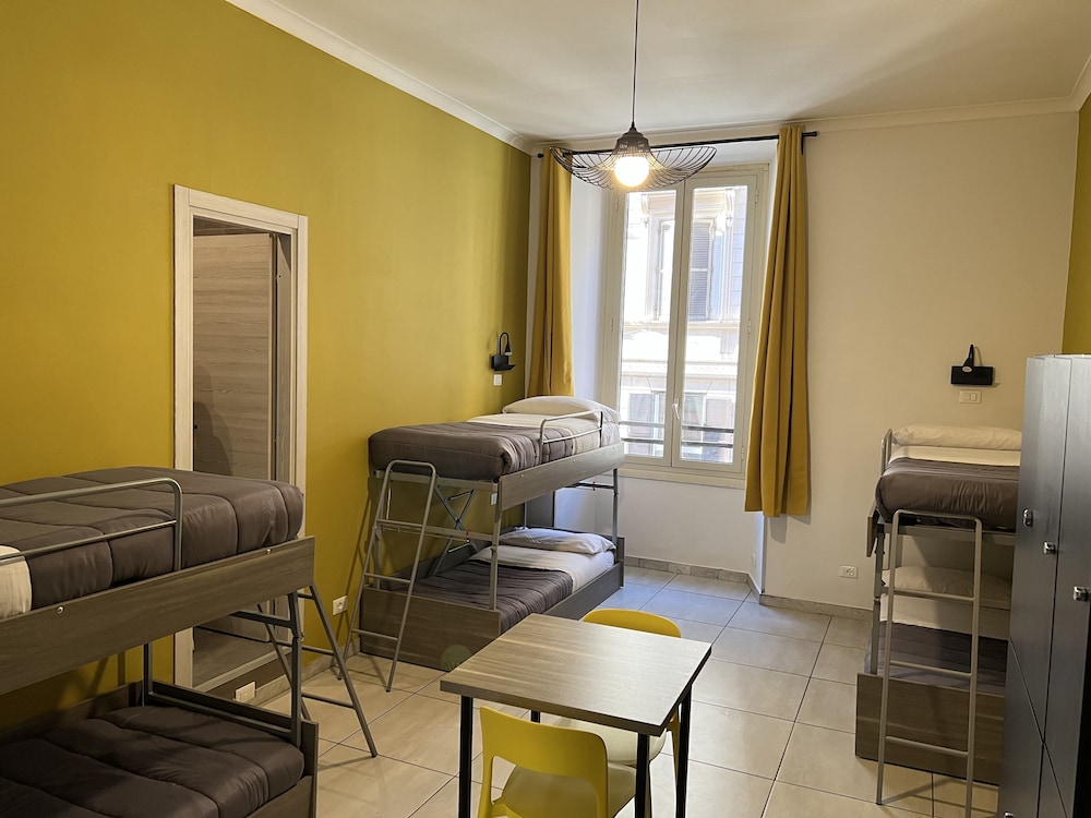 Shared Dormitory, Multiple Bedrooms
