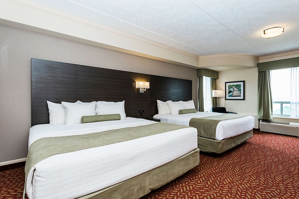 Standard Room, Multiple Beds, Non Smoking, Tower (Fireplace) photo 3