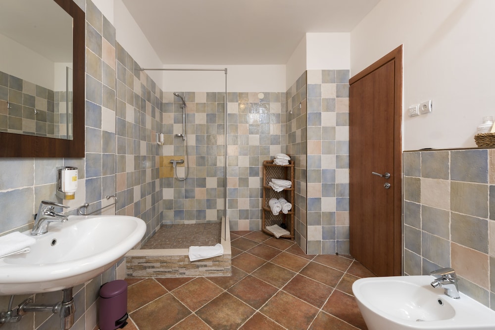 Junior Suite, 1 Bedroom, Non Smoking, Private Bathroom photo 3