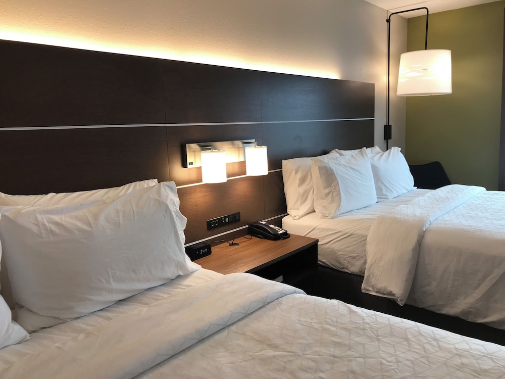 Suite, 2 Queen Beds (Additional Living Area) photo 1