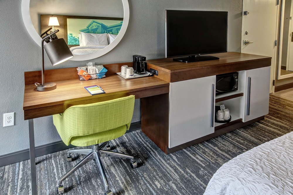 Room, 1 King Bed, Accessible - Photo 1