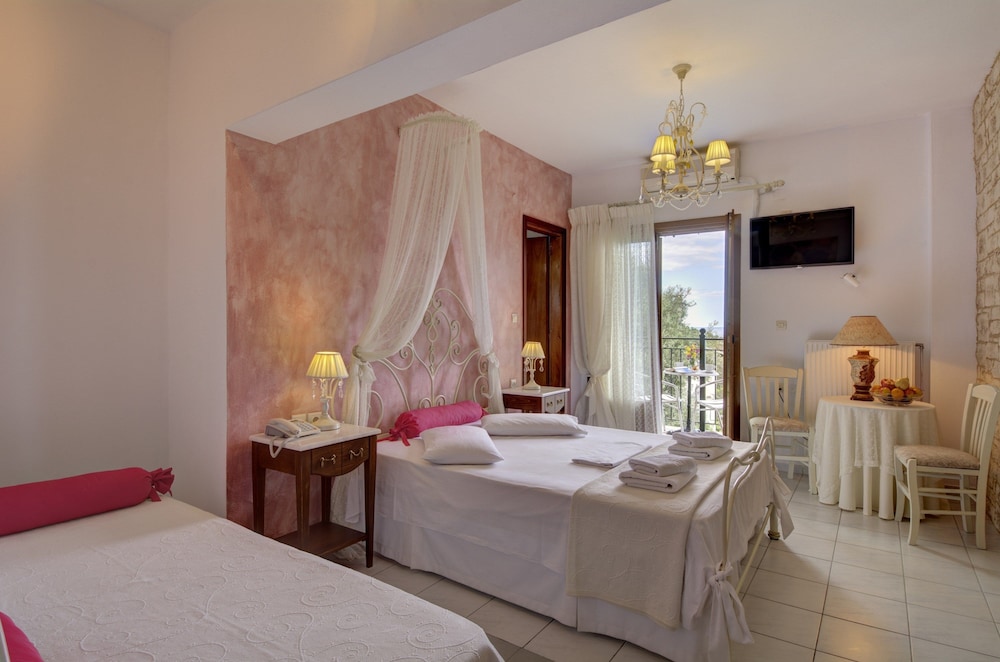 Superior Double Room, Partial Sea View photo 1