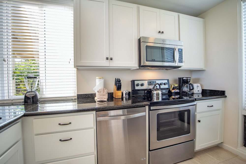 Villa, 1 Bedroom, 2 Bathrooms, Oceanfront (Bay 4G5) photo 3
