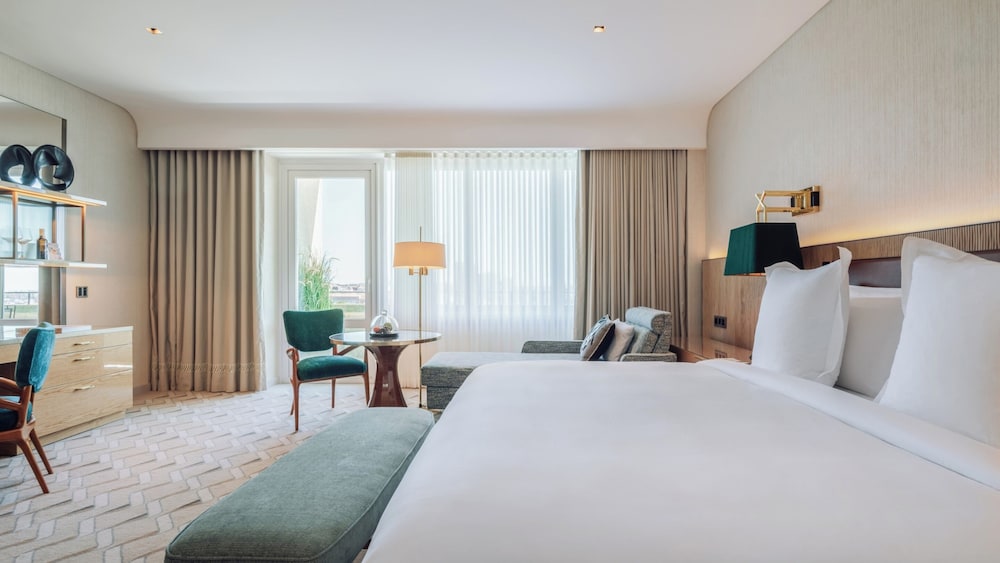One Bedroom Deluxe Suite (Non Smoking)