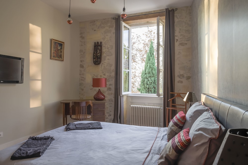 Double Room, Non Smoking (Paris) photo 2