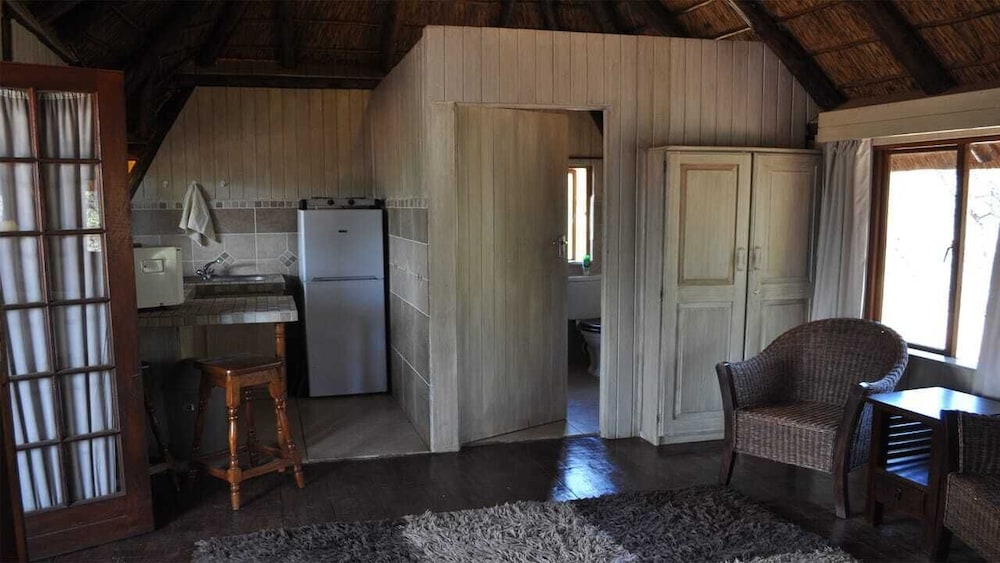 Log Cabin, 1 Queen Bed photo 2