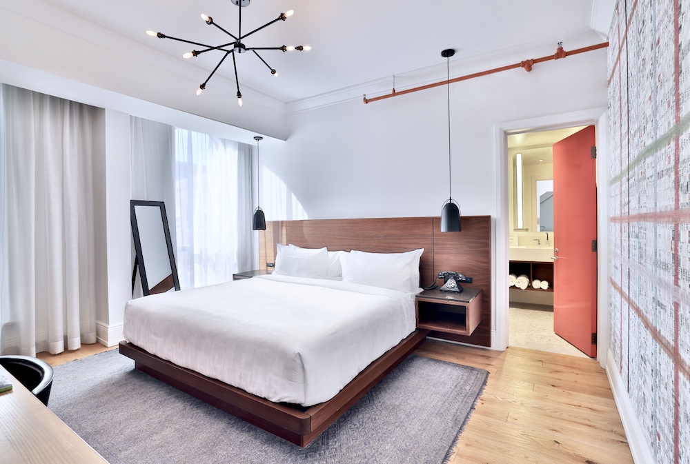 Suite, 1 King Bed (Urban) - Photo 1