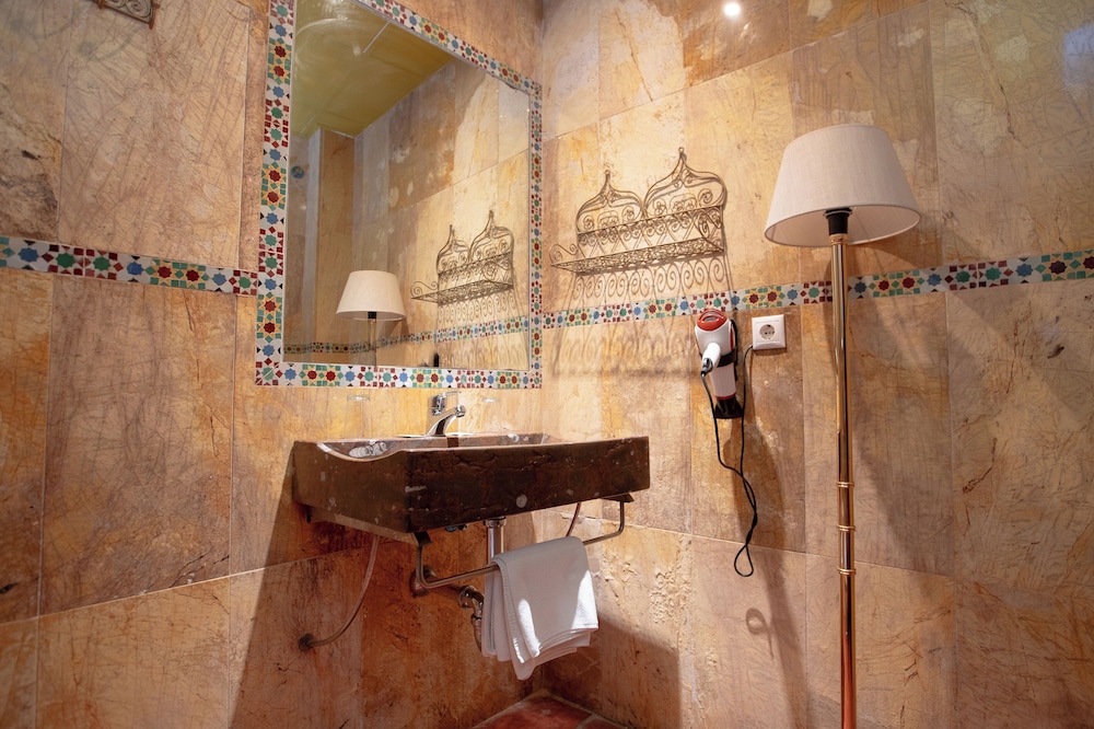 Superior Double Room Ensuite - Photo 5