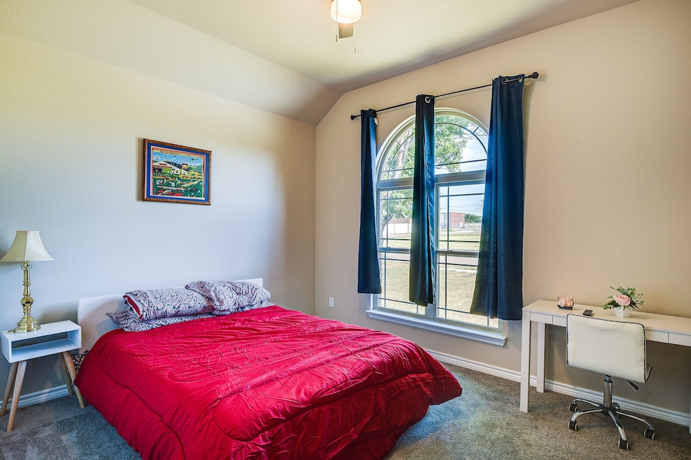 House (4 Bedrooms) photo 1