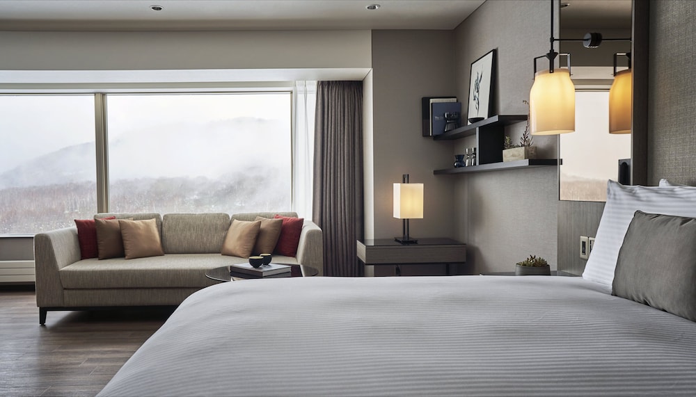 Suite, 3 Bedrooms (Annupri View) - Photo 3