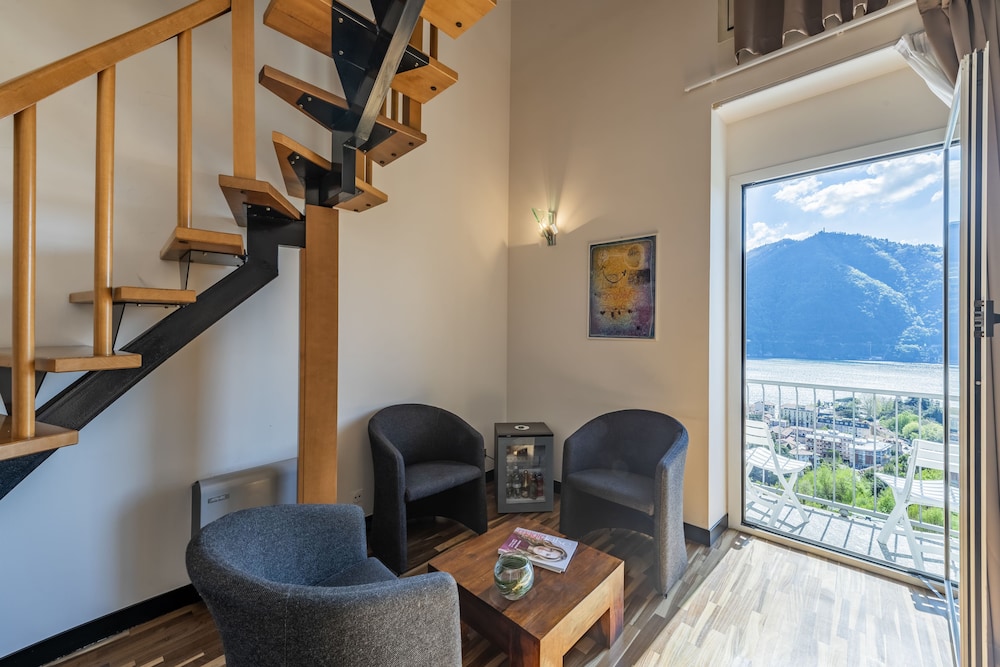 Junior Suite, Lake View - Photo 1