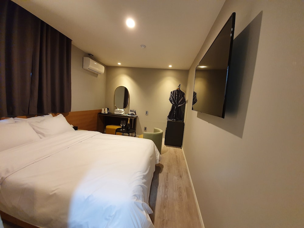Standard Room - Photo 8