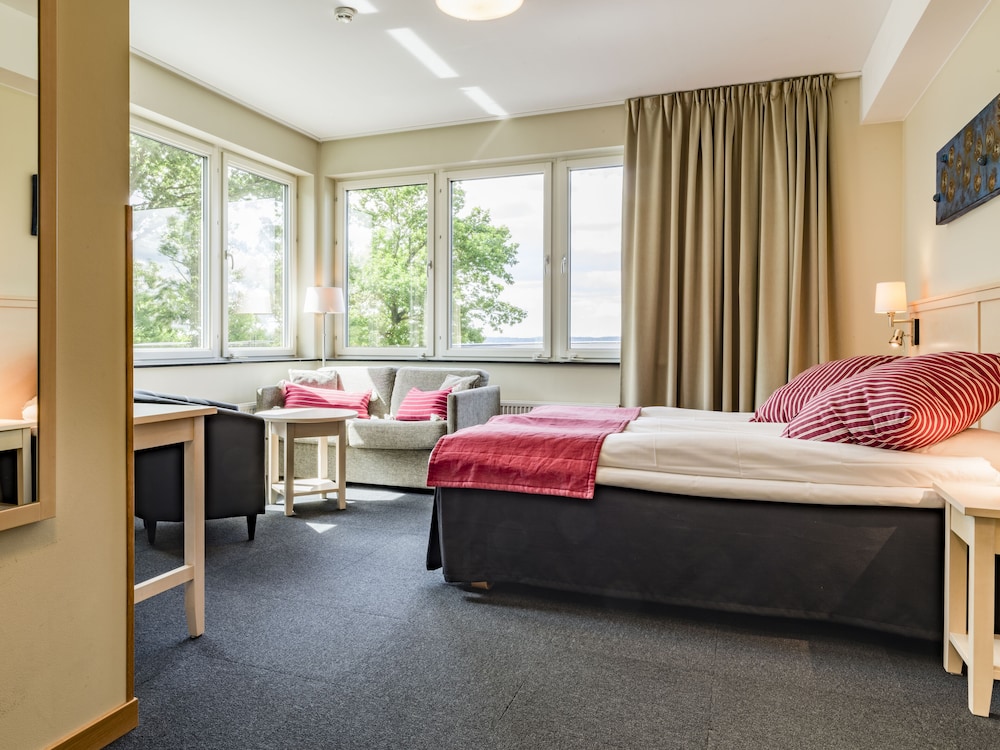 Superior Double Room, Partial Lake View photo 1