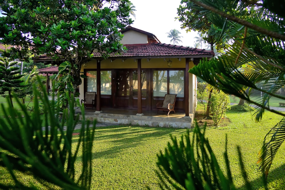 Villa, Garden Area - Photo 2