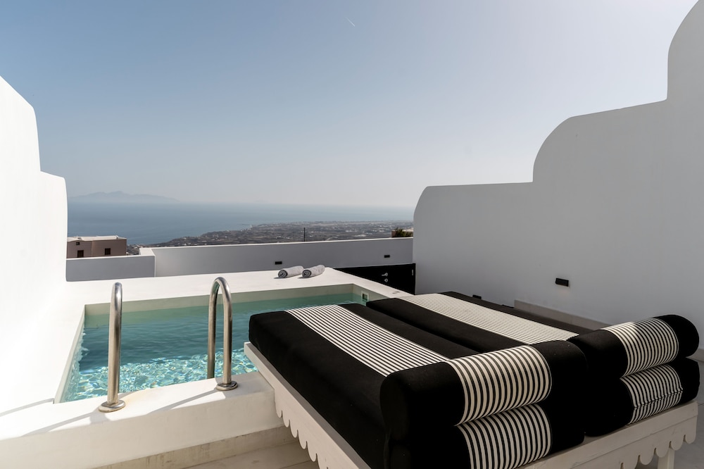 King Suite with Sea View and Heated Plunge Pool - Photo 12