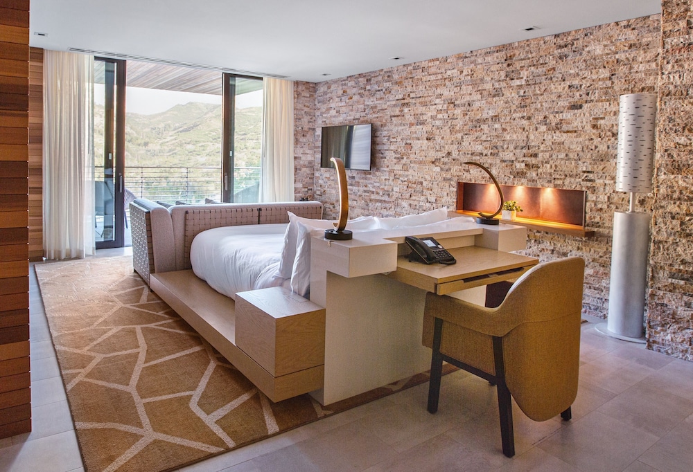 Room (Sky Room) - Photo 1