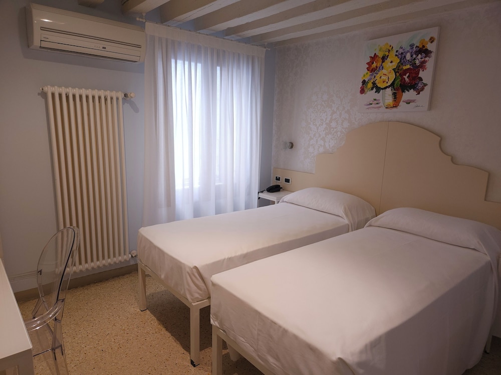 Basic Room photo 1
