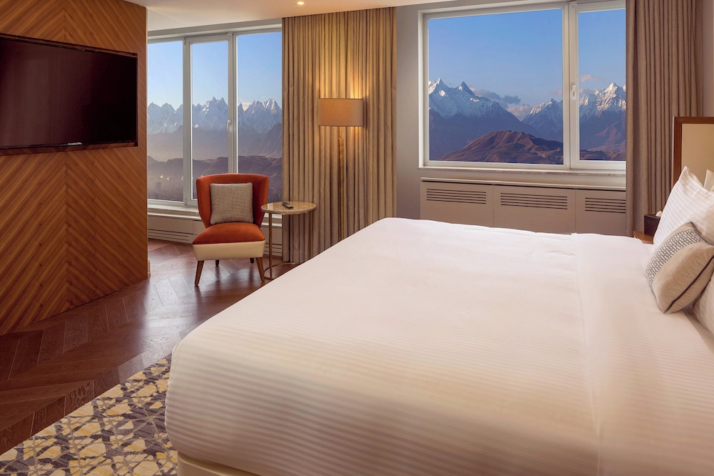Executive Suite, 1 King Bed - Photo 8