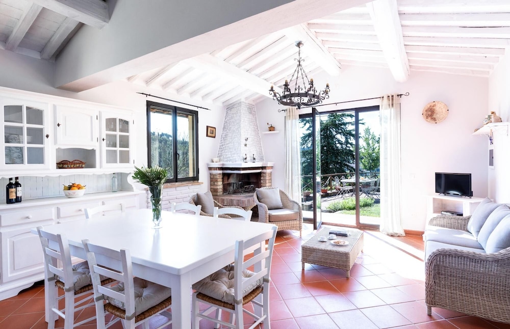 Villa photo 1