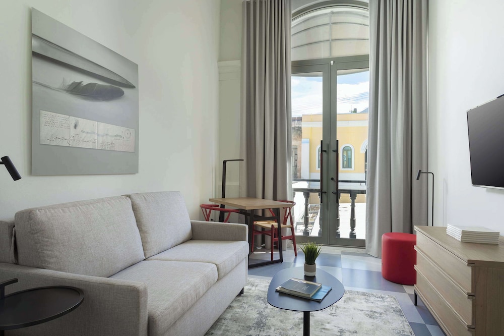 Suite, 2 Queen Beds (Emissary)