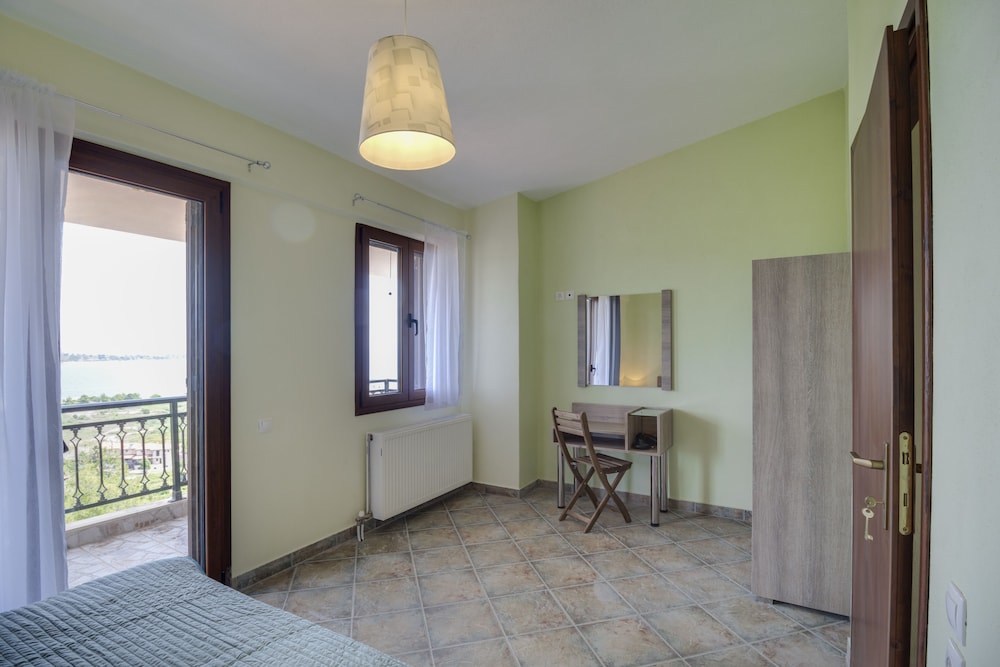 Panoramic Duplex, 2 Bedrooms, Private Pool, Sea Facing (Proteas) photo 3