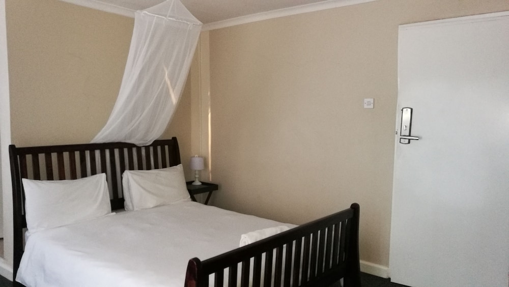Standard Double or Twin Room, 2 Twin Beds, Ensuite photo 1