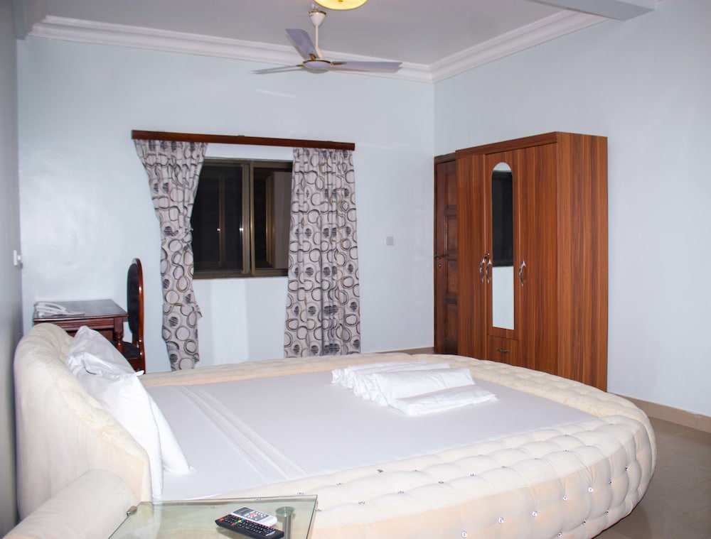 Executive Suite photo 3