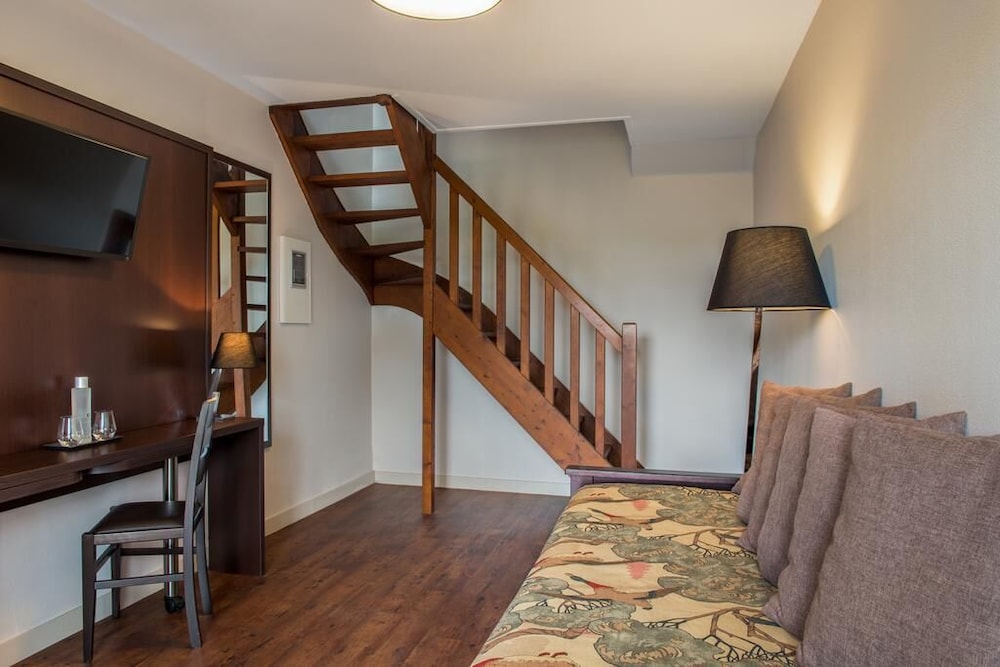 Cottage - Photo 1