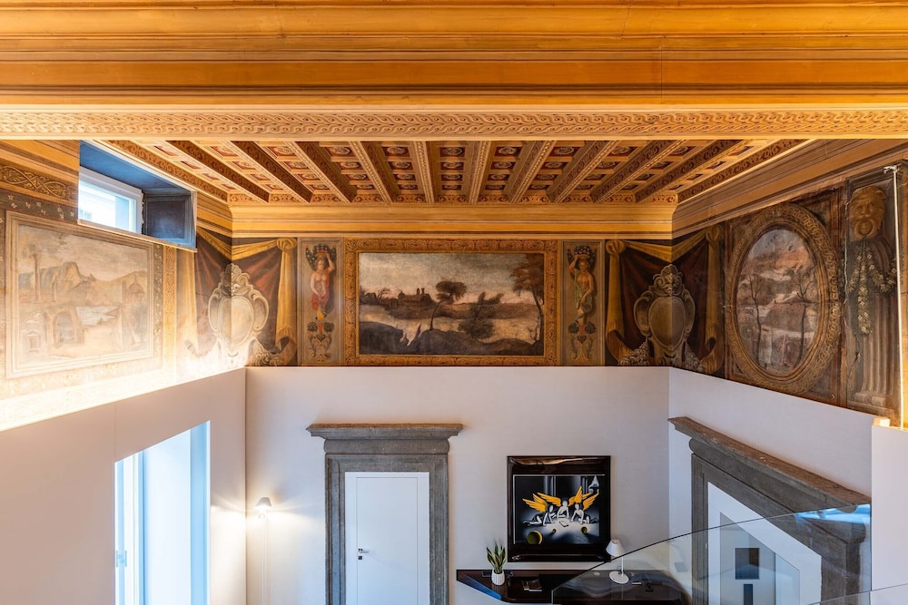 Gallery Suite