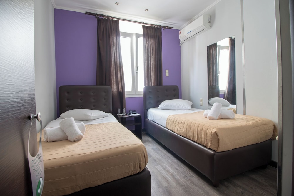 Basic Twin Room photo 1