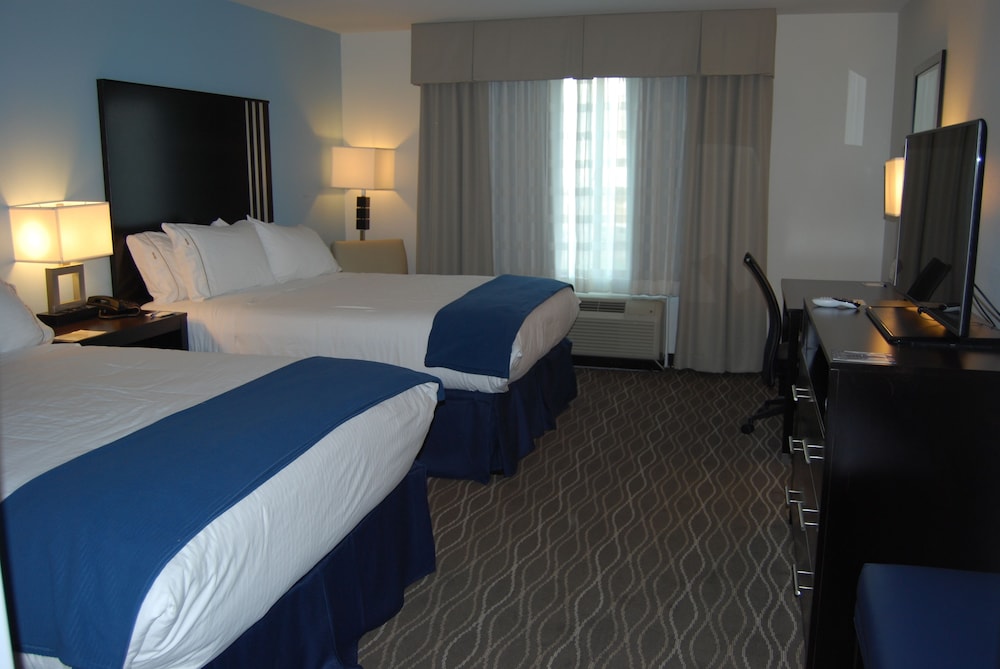 Suite, 2 Queen Beds, Accessible, Non Smoking (Accessible Tub)