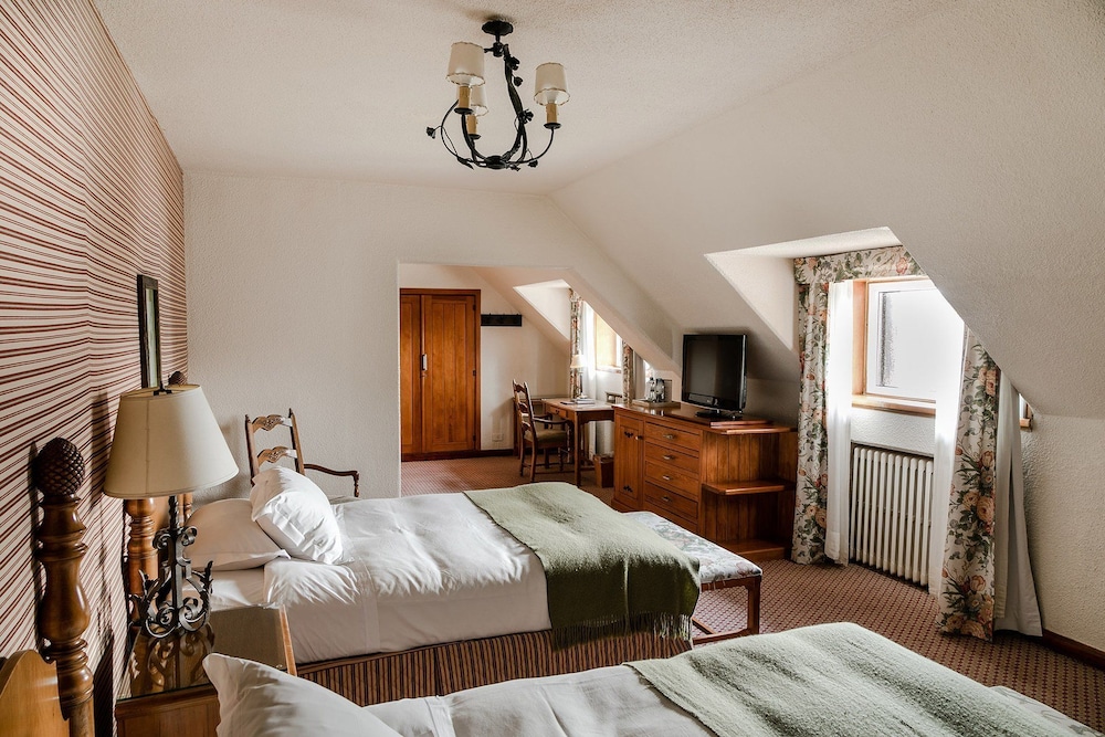 Traditional Studio, 2 Twin Beds