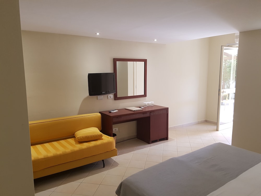 Basic Double Room photo 2